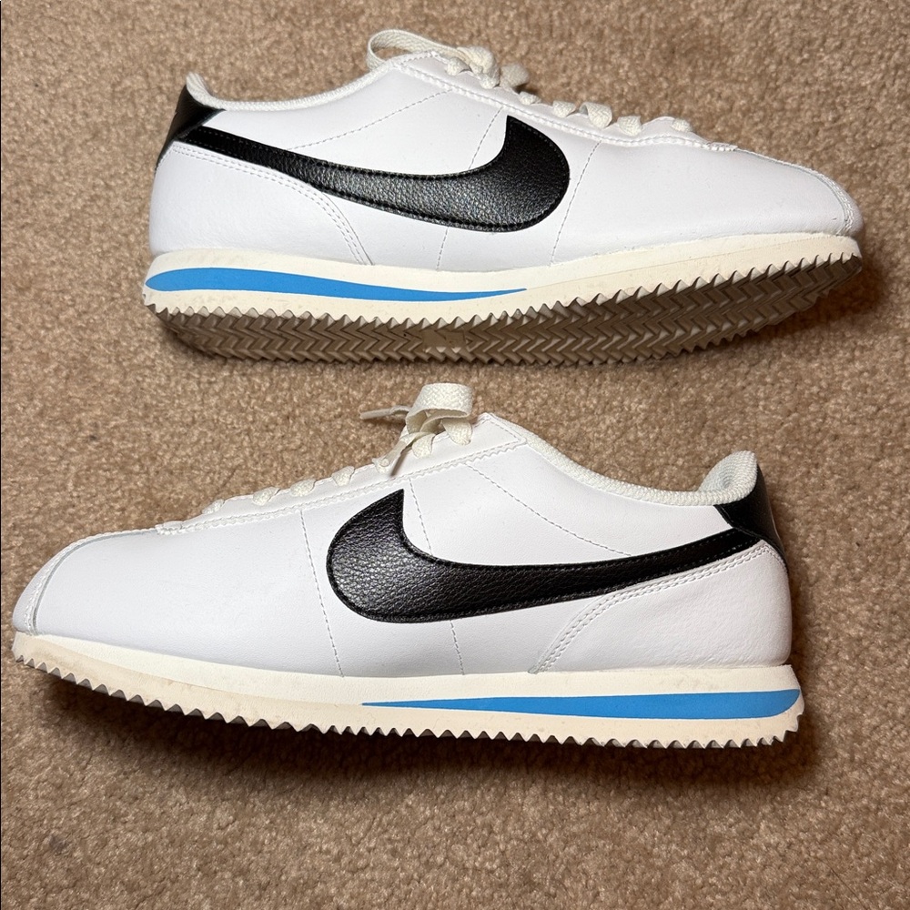 Nike Cortez in White Leather - Picture 7 of 8